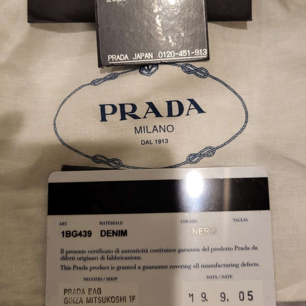 Authentic prada canapa small - Picture 7 of 11
